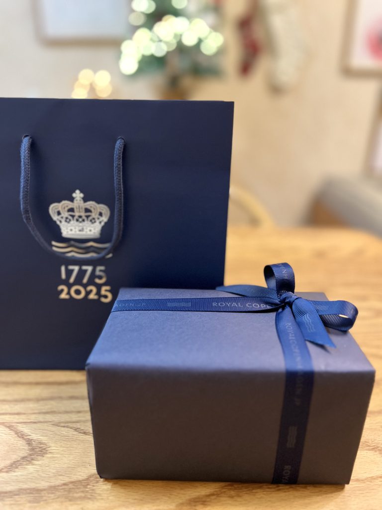 2025年クリスマスツリーフィギュリン